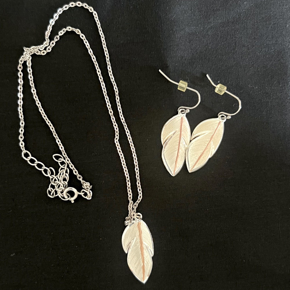 Montana Silversmiths Downey Feather Set